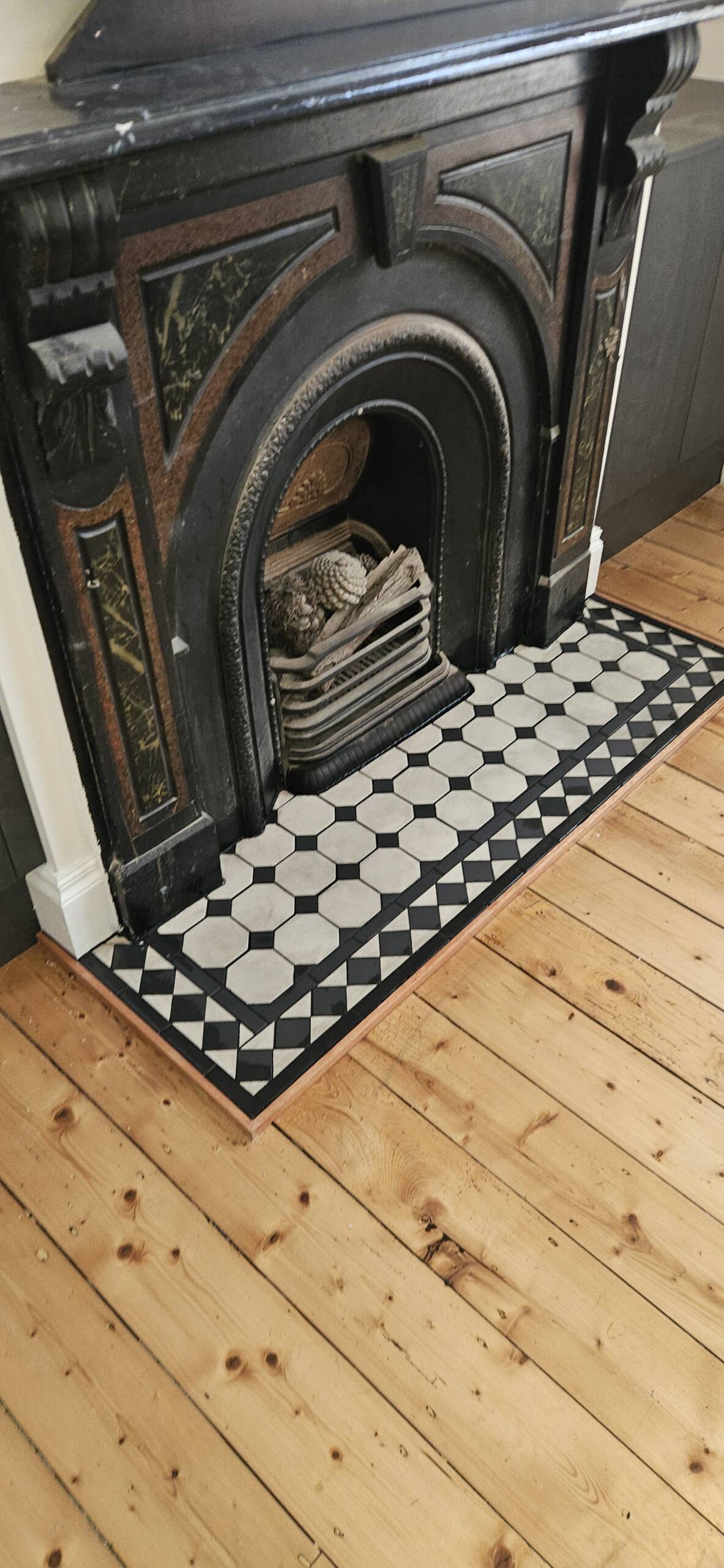 Caulking, Tiling and Repairs 